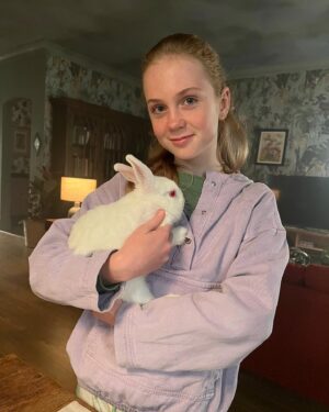 Isla Fisher Instagram - And that’s a wrap on Wolf Like Me 🐺We are so excited to bring you season 2! Thanks to the incomparable @abeforsythe the brilliant @jodimatterson and @brunapapandrea and @madeupstories our partners @stanaustralia and @peacocktv 
And to the dream cast @arieldonoghue and my fav co-star @joshgad
Thank you for a fantastic COVID filled shoot ❤️