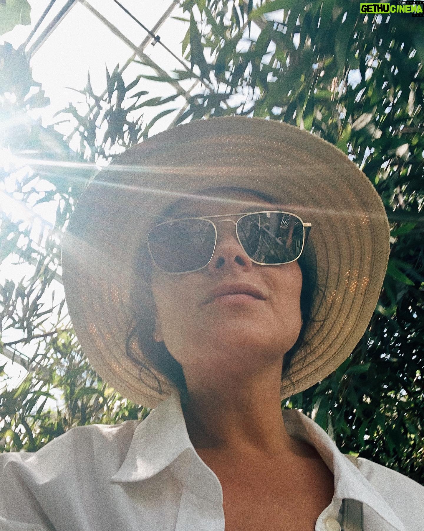 Italia Ricci Instagram - Trying to get things done but can’t stop hoping they’ll help him wipe his butt at camp today because they say they do he says they don’t and it’s always just an afternoon surprise for mom.