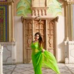 Iti Acharya Instagram - Happy Ugadi and Gudi Padwa 🌾💚 Shot by @abhi.acharya.music