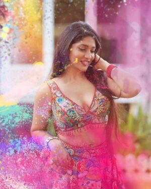 Iti Acharya Instagram - Happy Holi 💜🩵💙💚💛🧡🩷❤️
