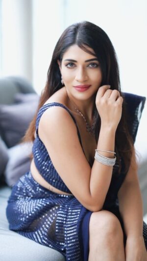 Iti Acharya Instagram - 💙💙💙

Wearing @divyabharathi_designer_house 
Shot by @_praviphotography 

#reels #music #trending #arrahman #reelsindia