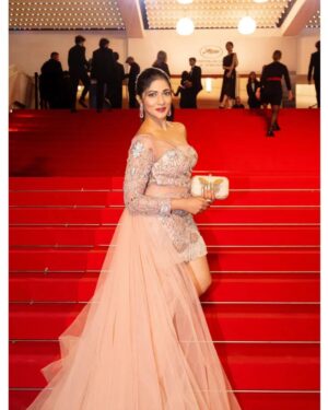 Iti Acharya Instagram - *"I am coming back home with so many beautiful memories" ; A Look Through Iti Acharya's Cannes 2023 Experience*

The Cannes Film Festival is the number one film festival all over the world, and being the first to present a Kannada Film, there is one of the greatest achievements for actor and producer Iti Acharya. She may have taken away breaths with her captivating red carpet looks, but what made this year's Cannes a mind-blowing success for her was the representation and respect that she brought for her country. A firm believer in encouraging Indian designers, and that is why her final look at the closing ceremony featured styling by Mumbai based Natasha Bohra. 

Make up @lorealparis
Hair @dessangeparis 
Styled @natashaabothra 
Wearing @nikhitatandon 
Jewellery @kheajewellery 
Clutch @tarininirulaaccessories 
Shot by @ppress_photography 
Skin prep @biologique_recherche
Artist reputation management : @shimmerentertainment