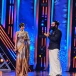 Iti Acharya Instagram – Man of the hour @rishabshettyofficial sharing his experience of making phenomenal Kantara at @iffigoa closing ceremony 
Super proud of you sir and your passion and hardwork, you are indeed Namma Karnataka’s Gauravaa
Kannada audience has always loved you but to see the huge amount of love and audience response for you @iffigoa was amazing 🤩