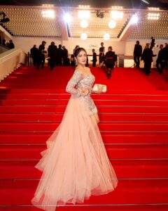 Iti Acharya Instagram - And that’s the closing to the great @festivaldecannes 2023 Make up @lorealparis Hair @dessangeparis Styled @natashaabothra Wearing @nikhitatandon Jewellery @kheajewellery Clutch @tarininirulaaccessories Shot by @ppress_photography Skin prep @biologique_recherche @adeline @vanessadantras @hotelbarrierelemajestic #cannes #cannes2023 #cannesfilmfestival #lorealparis #lightsoneowomen #lorealatcannes #iti #itiacharya #redcarpet #actress #itiatcannes