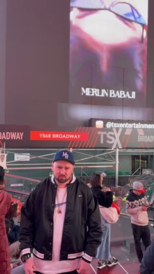 Iti Acharya Instagram - Me and the queen @itiacharya on one of the biggest billboards in Times Square 🗽❤️