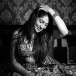 Iti Acharya Instagram - Found a Gem at Jaipur - @mitesh.khatri_ Love this click 🖤 Shot by the talented @mitesh.khatri_
