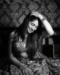 Iti Acharya Instagram - Found a Gem at Jaipur - @mitesh.khatri_ Love this click 🖤 Shot by the talented @mitesh.khatri_