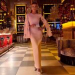 Ivana Sert Instagram – @uluslararasizirveodulleri laik gördüm MODA IKONU ödülü herkese çok teşekkür ediyorum 💫 @kurban_akar @oguzunalkalafat @parsmedyainternational 
Elbisem @katerinaeksiogluofficial 😍