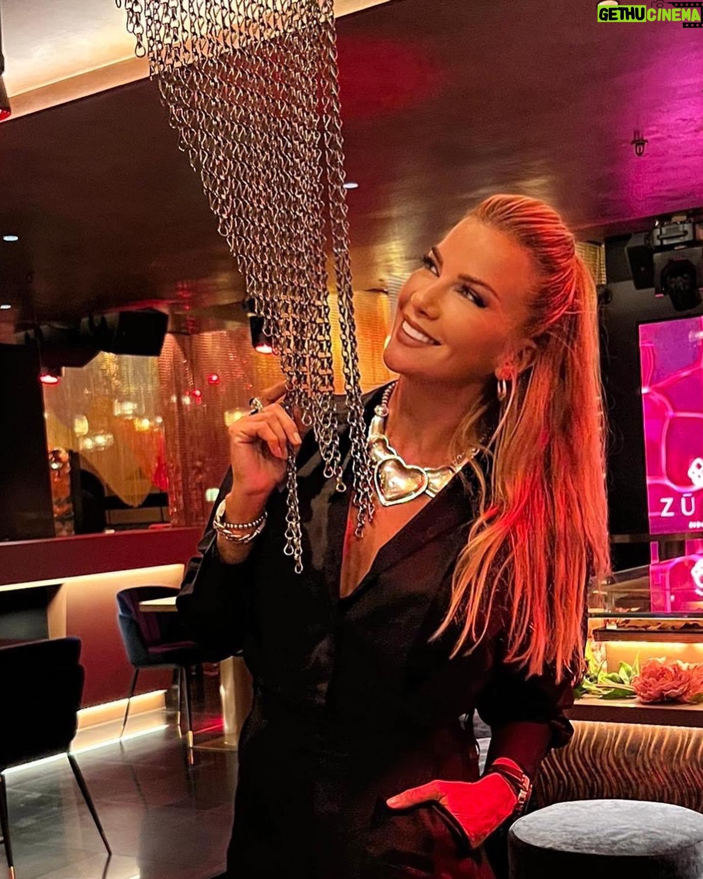 Ivana Sert Instagram - ..and i made a wish 🎂🙏♥️🥂 #helth #happiness #peace #ove #success