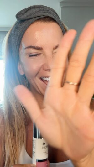 Ivana Sert Instagram - My daily skin care routine with  @environskincare ✨ #reklam #tavsiyem #skincare #beautifulskin #selflove #beyourbestself #skinlove