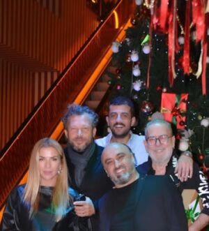 Ivana Sert Instagram - Dün geceden @parsmedyainternational @kurban_akar @oguzunalkalafat Yilbaşi yemeğimizden bir kaç kare ✨🎄