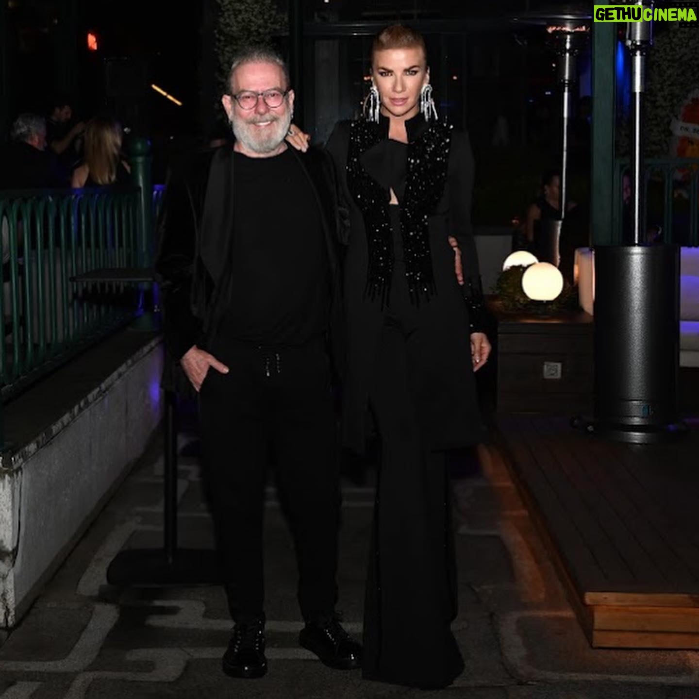 Ivana Sert Instagram - Çok mutlu olun çok 🙏❤️🧿 @enisonatfashiontv @enisonatfashiontv @sezerdermenci @ugurkanerezofficial