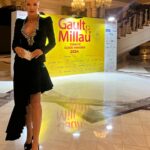 Ivana Sert Instagram - Dünyanın en prestijli gastronomi rehberlerinden biri olan Gault&Millau Türkiye rehberinde @giaurla olarak ödüle layık görülmek bizi çok onurlandırdı..Dereceye giren restaurantımız @giurla ve sevgili şefimiz @srknckrsrknckr👏🍾 ve tüm ekibe teşekkürler…. @sezerdermenci ♥️ @gaultandmillauturkiye @gokmensozen @cpkempinski #gastronomia #urla #