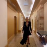 Ivana Sert Instagram - Dünyanın en prestijli gastronomi rehberlerinden biri olan Gault&Millau Türkiye rehberinde @giaurla olarak ödüle layık görülmek bizi çok onurlandırdı..Dereceye giren restaurantımız @giurla ve sevgili şefimiz @srknckrsrknckr👏🍾 ve tüm ekibe teşekkürler…. @sezerdermenci ♥️ @gaultandmillauturkiye @gokmensozen @cpkempinski #gastronomia #urla #