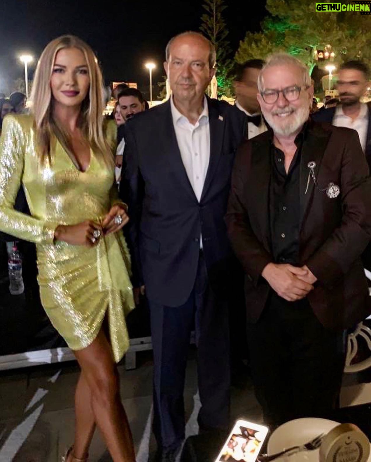 Ivana Sert Instagram - K.K.T.C Turizm ve başarı ödül töreninde Hayriye vurdu organizasyonun yapmış olduğu gecede Sırbistanla Türkiye Arasındaki turizm elçisi ödülüne beni laik gören hepinize teşekkür ediyorum @hayriyevurdu @ugurkanerezofficial @ersinrtatar @kktcturizmvebasariodulleri @fikriataoglu @miodrag.popovic.tob @vesnabucan @marija_labovic