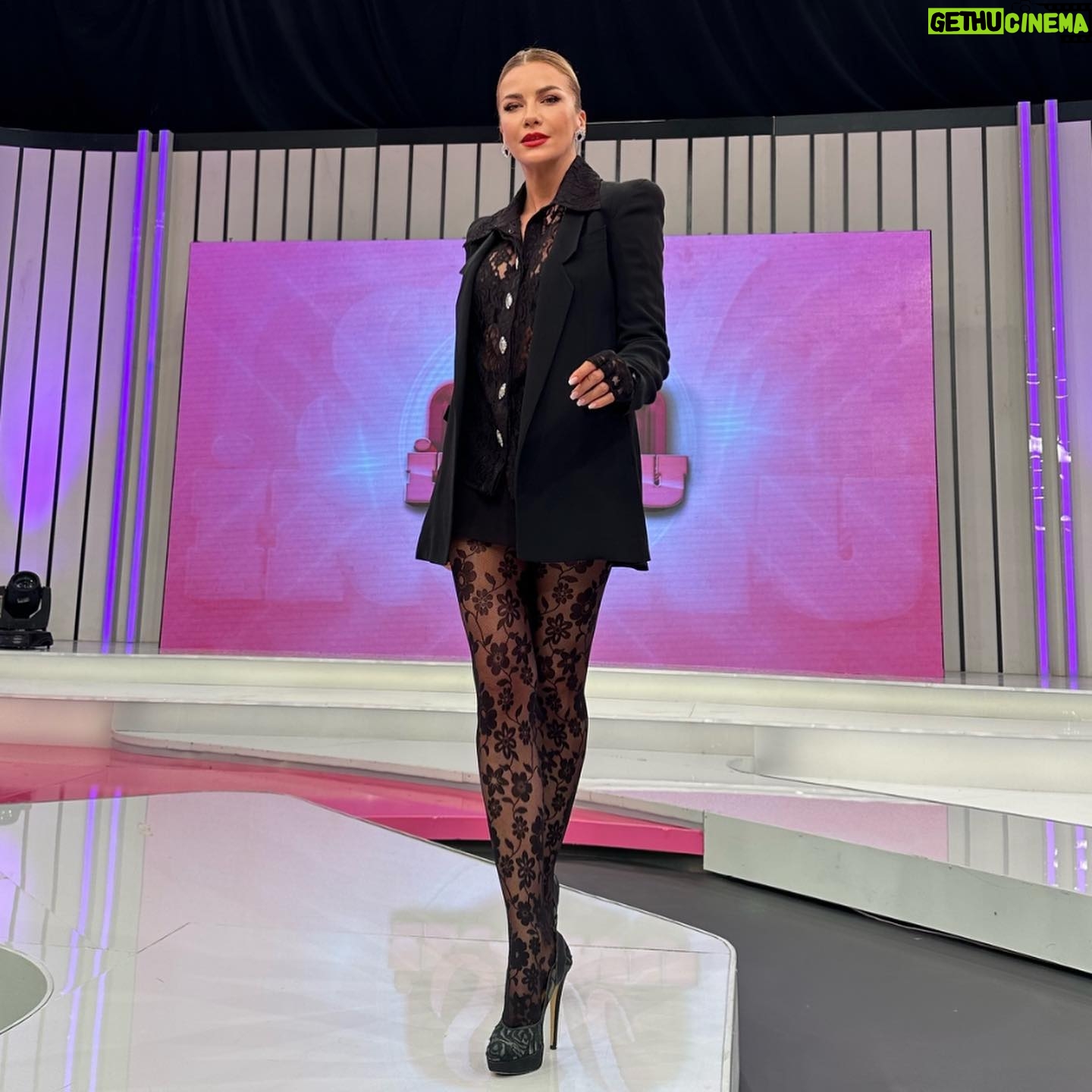 Ivana Sert Instagram - @katerinaeksiogluofficial 💫 #fashion #stilikonu #lifestyle #brand #fashionista