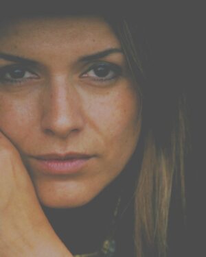 Ivette Vergara Instagram - #FBF 2011 “La Ruta de Gengis Khan” más de 13 países en poco menos de 3 meses…un recuerdo imborrable…los viajes han sido una parte fundamental en mi crecimiento tanto personal como profesional…decisiones a veces difíciles cuando tienes que dejar a tus hijos y familia por un tiempo… aún recuerdo que cada vez que dormía despertaba con esa sensación de angustia de no tenerlos a mi lado…no sé de dónde saqué fuerzas para continuar…o sí sé…el compromiso con mi equipo, cada uno con la pasión por nuestro  trabajo … cada destino ha sido un maestro silencioso, mostrándome que el poder de elegir mi camino y construir mi futuro está en mis manos. A través de culturas desconocidas, idiomas extranjeros y paisajes que quitan el aliento…he aprendido a valorar la belleza de perseguir mis sueños y buscar mi felicidad en cada oportunidad que la vida me presenta. Los viajes me han enseñado que nuestra jornada es un lienzo en blanco, y somos libres de pintarlo con los colores de nuestras pasiones y sueños…y tú? Que estás haciendo por lograr tus sueños?? Los leo…✨🔥❤️

#ViajesTransformadores #CrecimientoPersonal #SueñosYRealidades #viajes #pasion #sueños #desarrollopersonal