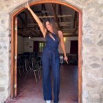 Ivette Vergara Instagram - Aprovecha el día….No dejes que termine sin haber aprendido un poco, sin haber alimentado tus sueños…no pierdas tiempo enumerando tus pesares…enumera tus alegrías!!!! Cada día mereces ser un poco más feliz❤️ * Look : @majo_olas 👗: @vestidosunique 💄: @oscarbravo_a 💇🏻‍♀️: @sritanino y @samuelrubio_oficial 💆🏻: @esteticamelissaguzman 💅: @frenchbeautychile 💍: @pamelalobosjoyaspl #sueña #aprende #vive #momentos #felicidad #mexico #usa #colombia #chile #peru #momentosfelices #alegrias #sefeliz