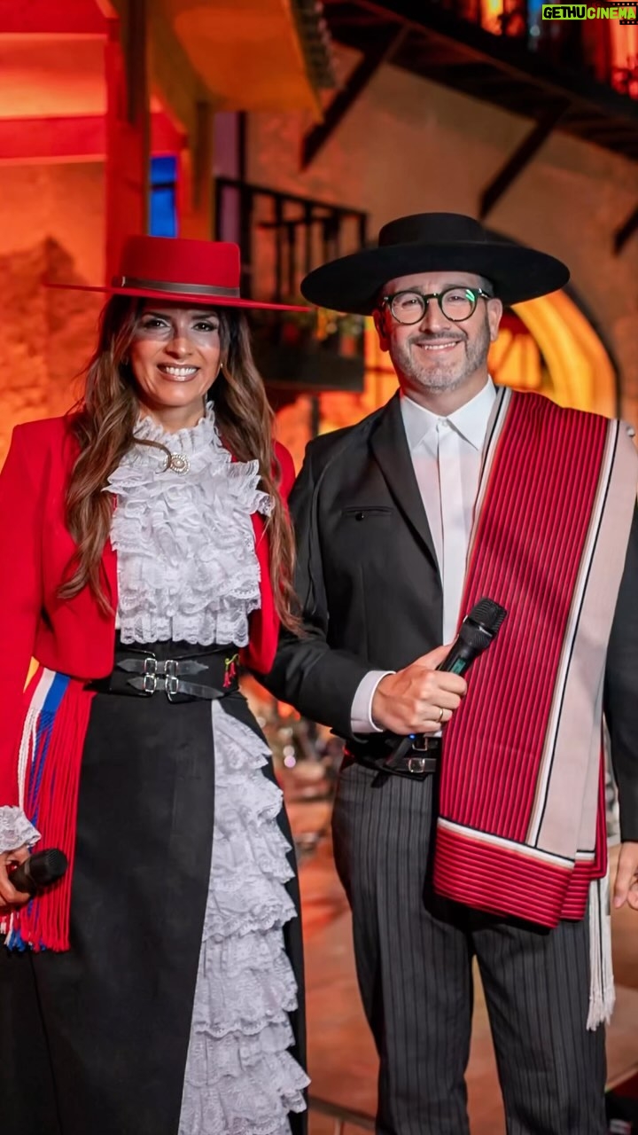 Ivette Vergara Instagram - Cuatro jornadas increíbles vivimos en Olmué. Gracias por el cariño de su gente!!❤️❤️ Junto a @fuentesilva lo pasamos espectacular y disfrutamos a concho del festival folclórico más importante del país 🇨🇱 Gracias a todos los trabajadores que hacen posible el festival, a @tvn y a mi equipo!!🔥❤️ • Styling: @majo_olas 💄: @oscarbravo_a 💇🏻♀️ @sritanino y @samuelrubio_oficial @extensionesrapunzzel 👠: @zapatoskarensapiain 👗: @makarena_montaner 💅🏻: @elevenstudio_cl 💎: @swarovski 💁🏽♀️: @nicolenovoam 🎥: @derekfernandez