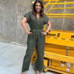 Ivette Vergara Instagram – ¡El Éxito Espera a Quienes Se Atreven a Brillar con Luz Propia!✨🔥…A aquellos que están dispuestos a creer en sí mismos y en su capacidad para superar obstáculos. Pero más allá de creer, es esencial actuar…hacerlo con determinación, con un sentido claro de propósito y con la confianza de que esos talentos que llevas dentro serán tus aliados en cada paso del camino…Es hora de permitir que tu luz brille intensamente, iluminando tu camino hacia el éxito y mostrando al mundo la maravillosa y única contribución que solo tú puedes hacer. El mundo te está esperando…atrévete y sal a brillar!!!✨❤️🔥
Look: @majo_olas
💄: @catalan_fabiola
💇🏻♀️: @jacqui_armijo
👗: zarachile
#confia #cree #atrevete #brilla #exito #buscatuexito #creeenti #sueñaengrande #mentepositiva #energiapositiva #motivacion #motivate #confiaenti