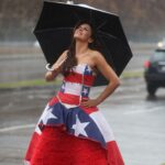 Ivette Vergara Instagram - Mi #TBT del 2015 cuando ganamos la #copaamerica ❤️⚽️ con lluvia y mas frió que la cresta 🤣 amor y apoyo incondicional 🇨🇱 a la #roja y ahora nos preparamos para darlo todo y apoyar a nuestro #teamchile y #teamparachile ❤️🔥 se viene #santiago2023 #tvn #chile #tbt #recuerdos #apoyo #copaamerica #santiagodechile #santiago2023 #tvn #deportes #panamericanos🇨🇱 #panamericanosxtvn #parapanamericanos #parapanamericanosxtvn #deportes