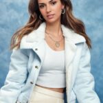 Ivette Vergara Instagram – No me aguanté!!! 🤣 no podía perderme este trend!!! 🤪 siempre quise tener un anuario tipo gringo…como en las películas!!!!…nunca lo tuve…así que llegó la revancha!! Gracias a la IA y esta app…miren el resultado!! 🤣😂 cuál te gusta más?? Los leo!! 🔥❤️
#epikapp #volveralpasado #anuario #colegio #graduacion #trend #tendencia #lahistoriaquetecuentas