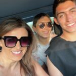 Ivette Vergara Instagram - ¡Feliz Día, Mamás! Hoy celebro ser madre de tres maravillosos hijos, verdaderos regalos del cielo, agradezco a Dios por cada uno de ellos, celebro a mi madre y a las madres de mi familia🙏🏼❤️ y quiero enviar un abrazo colmado de amor a todas las madres del mundo. Un cariño especial para aquellas que, por distintas circunstancias, no pueden estar con sus hijos hoy, y un recuerdo lleno de ternura para las que nos han dejado. Cada madre es un tesoro invaluable, y hoy celebramos la fortaleza y el amor incondicional que todas entregamos a nuestros hijos✨🙏🏼. ¡Feliz Día de las Madres!💕🌷 #diadelamadre #mamá #felicidades #hijos #mamaorgullosa #amorincondicional #latinosenmiami #latinosenusa #mexico #peru #latinosinvancouver #latinosencanadá #latinosenindiana #mamasdelmundo #amordemama