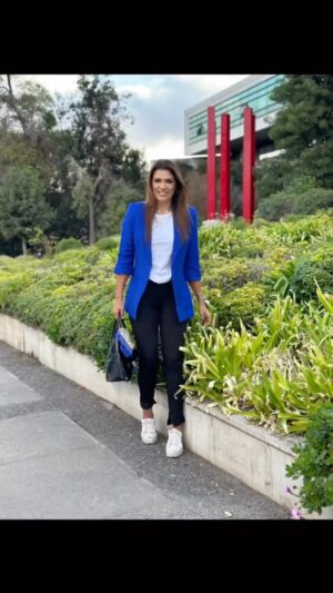 Ivette Vergara Instagram - Llegó el finde!!!!!!… a reponer energías 🔥Tómate el tiempo para hacer lo que te gusta, visitar los lugares que quieres ☀️🌾🏖️🏡!!!!…y para salir yo voy a todas partes con OnStar de @chevroletcl puedo ir tranquila porque cuentan con recuperación vehicular en caso de robo y localización y rastreo de auto. Me encanta!!! Buen fin de para todos!!!! ❤️🔥💕

 #OnStarTeProtege #auto #traslado #24/7 #publicidad #seguridad #mujeresreales #MujerEmprendedora #finde #descanso #familia #playa #campo #negociodigital #seguridad