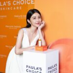 Ivy Shao Instagram – 寶拉珍選【縮時亮白時光艙】
快閃店將於4/12開始，在全台巡迴登場啦！
高雄、台中、台北的朋友你們準備好了嗎？
夏天美白就用寶拉珍選早C晚C組合，
C15這次全新升級，15分鐘就能又亮又白，
早上防曬前用C15更加抗氧化，晚上用C25淡斑亮白。
把美白基底打好，夏天就放心當個白皙亮白女子☺️

@paulaschoice_tw