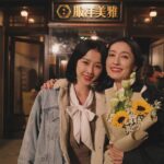 Ivy Shao Instagram - 商魂今晚最後一次與大家訴說當年的故事， 感謝所有幕前幕後的團隊， 播出後遇到的朋友都告訴我好喜歡商魂， 這是靠大家團結努力與才華。 謝謝雪玉這麼可愛溫暖， 照耀了我讓我有溫度去照耀身旁的人。 人生有各種不同的選擇， 每選一種就會發生不同的故事， 而這是林燈先生的故事，也是我們的故事☺️ 希望你們能開心收看。 雪玉下台一鞠躬 下次見👋