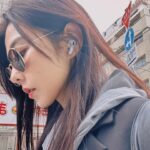 Ivy Shao Instagram – 隨口被友人問了一句，
「一直戴著耳機，都在聽什麼音樂？」
我隨即爆笑出來，
將近35歲的女人音樂清單都是動漫歌曲，
此文送上ビンクスの酒　歌詞～～～ひらかな註記
一起練習吧😃

ヨホホホ