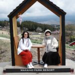 Ivy Shao Instagram - 復活！ 假裝有看見的富士山 被羊追的女孩 倒路邊還看鏡頭的小妹妹（媽媽在旁邊叫我請拍） 再熱也不脫外套的我妹妹 右駕也妥妥的 新鞋報到 #newbalance