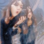 Ivy Shao Instagram - ㄧ步步把五感慢慢開啟的時刻， 像是輕輕飄在空中的羽毛，緩緩地往地面躺下。 不知怎麼，心理上的疲勞也被河流越載越遠了… #teamlab