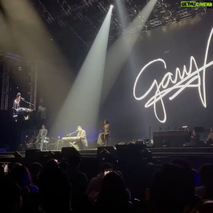 Iza Calzado Instagram - A week ago, I was fortunate enough to watch one of the greatest performers I know. Everytime I watch a Gary V concert, I find myself crying from the pure love and energy that surrounds the show. You see, his songs always find the deepest and darkest parts of my soul that need healing. It’s as if the songs were made by me, allowing me to feel seen and heard. Perhaps this is one of his greatest gifts, to touch the hearts, minds and souls of people watching him. God speaks through you, Tito Gary, and that is such a big gift and responsibility. I personally know the lengths you will go for friends who need to feel your energy. Thank you for visiting daddy during his last days here on earth. So I say thank you, for the pure energy. Thank you for the music that makes me dance and cry. Thank you, for giving so much of yourself to fulfill your purpose here on earth — big or small. May God continue to bless you and guide you on the next part of your journey. No matter what stage, I will always be there to support you and be your fan and friend, Tito @garyvalenciano P.S. Maybe we can work on another movie one day! 🫶🏽 P.P.S. Much love and thanks to you Kaps @iamnoelferrer for treating us to this concert and to Tita @angelipv for finding us the best tickets possible since we booked so late! Thank God we were able to watch! ❤️