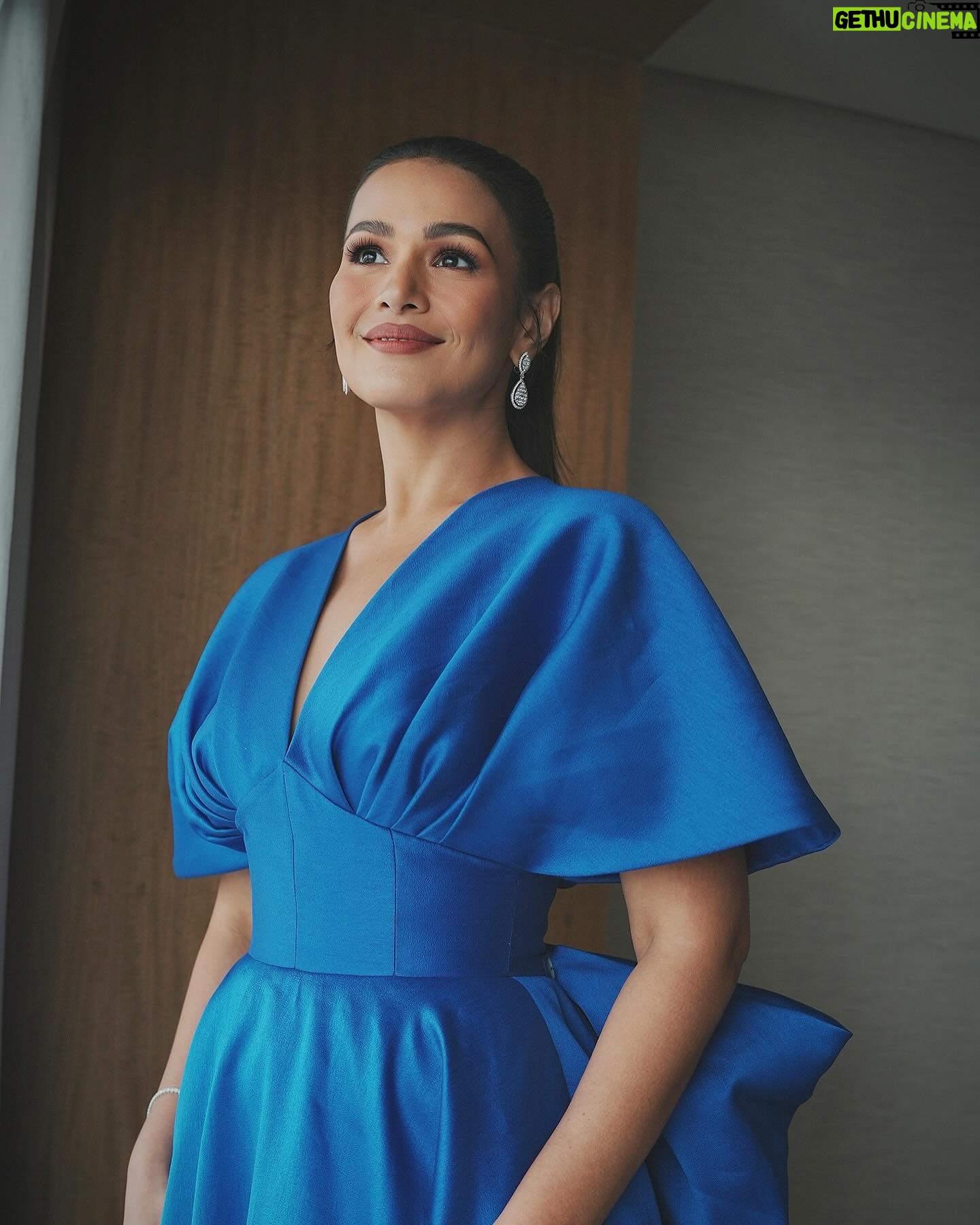 Iza Calzado Instagram - One of the fun things about my job is that I get to play dress up and get dolled up like this. I love my job and forever grateful for every opportunity sent my way! Happy Labor Day! π Gown by @markbumgarner Jewlery from @diagoldjewelry Makeup by @juansarte Hair by @jan.edrosolan Styling by @iamkatrinacruz and @johnkarunungan
