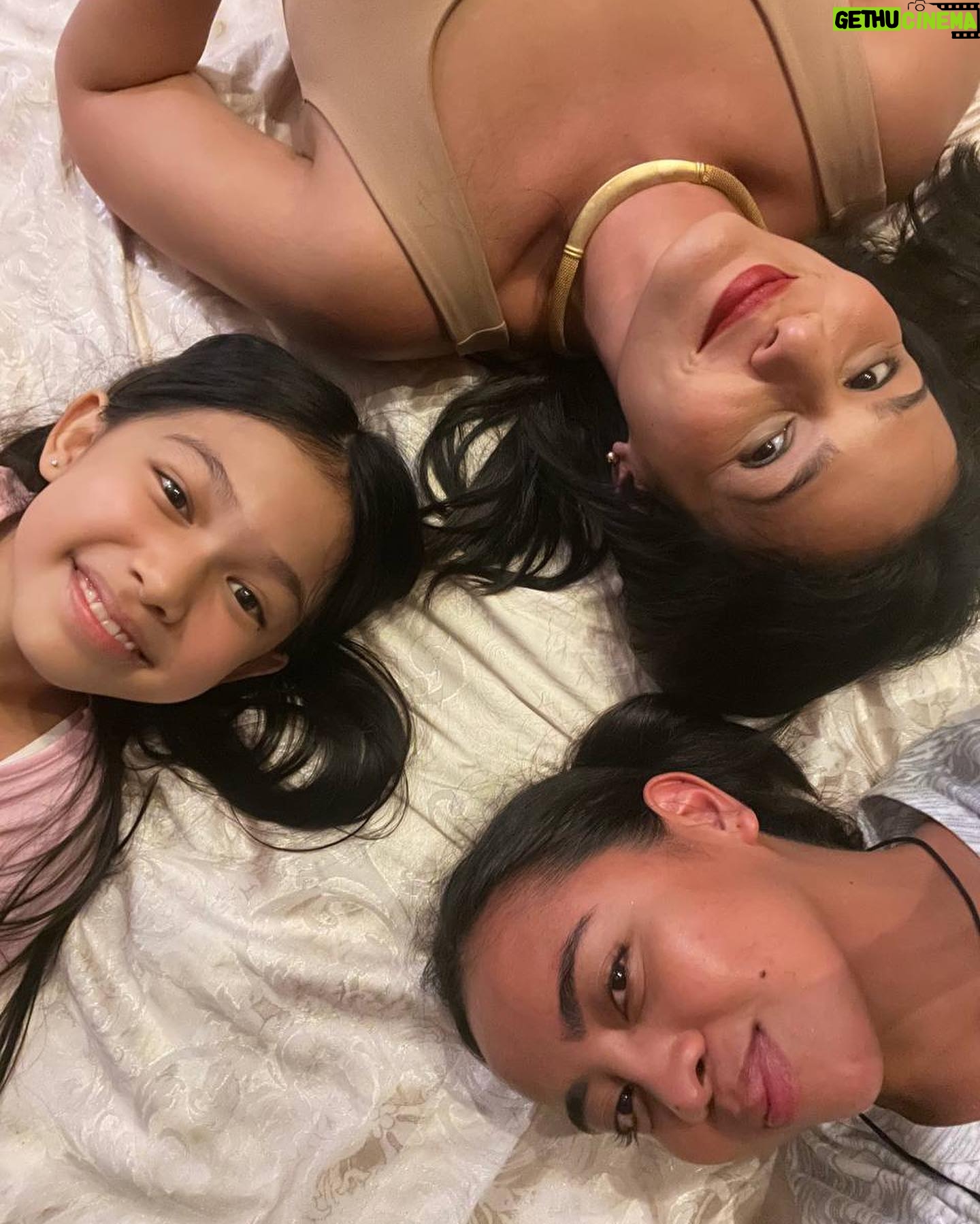 Iza Calzado Instagram - GLITCH — Shake, Rattle and Roll Extreme ❤️🔥 Our film is out today in 195 theaters nationwide! Shot this 7 months after giving birth and it’s the first time I get to be a mother both in reel and real life. Iba pala talaga ang hugot pag nanay ka na! ❤️ Grateful to the team behind it, especially our producer @regalfilms50 @roselle_monteverde director @richardsomes writers @noringai @anton_santamaria and my co actors @ddonnacariaga @miggscuaderno @itsangelguardian and @imbebep ❤️ Hope you get to watch SRR and enjoy it as much as we enjoyed creating the film for you guys! 🍿 📸 @miggscuaderno