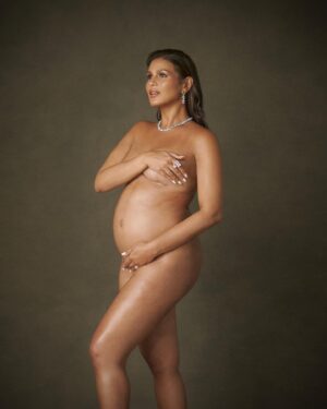 Iza Calzado Instagram - When I look at these images, I am reminded of how powerful I felt when I was giving life to Deia inside me. It was the first time in my life that I fully embraced my body and the DIVINE POWER inside me. 

As I felt the life growing inside me, I vividly remember holding my belly as it dawned on me what great privilege and power I have been given to carry a child. 

May every woman be able to tap into their power, in whatever way, shape or form. It may be by revolutionizing change in their own communities. Being a career woman or homemaker, being a creative or having a corporate job. Whether it is by nurturing yourself, a child, pets, plants or other people we have chosen as our family. You are giving life to another, yes, even art — and that is power. 

As we usher in International Women’s Day, may every woman feel worthy to take up space and be seen and heard. May every one of us feel more than enough. 

Celebrating and honoring my body for all that it has done for me and continue to do for me. I AM GRATEFUL. I AM A WOMAN. I AM POWERFUL!

#thebodyloverevolution