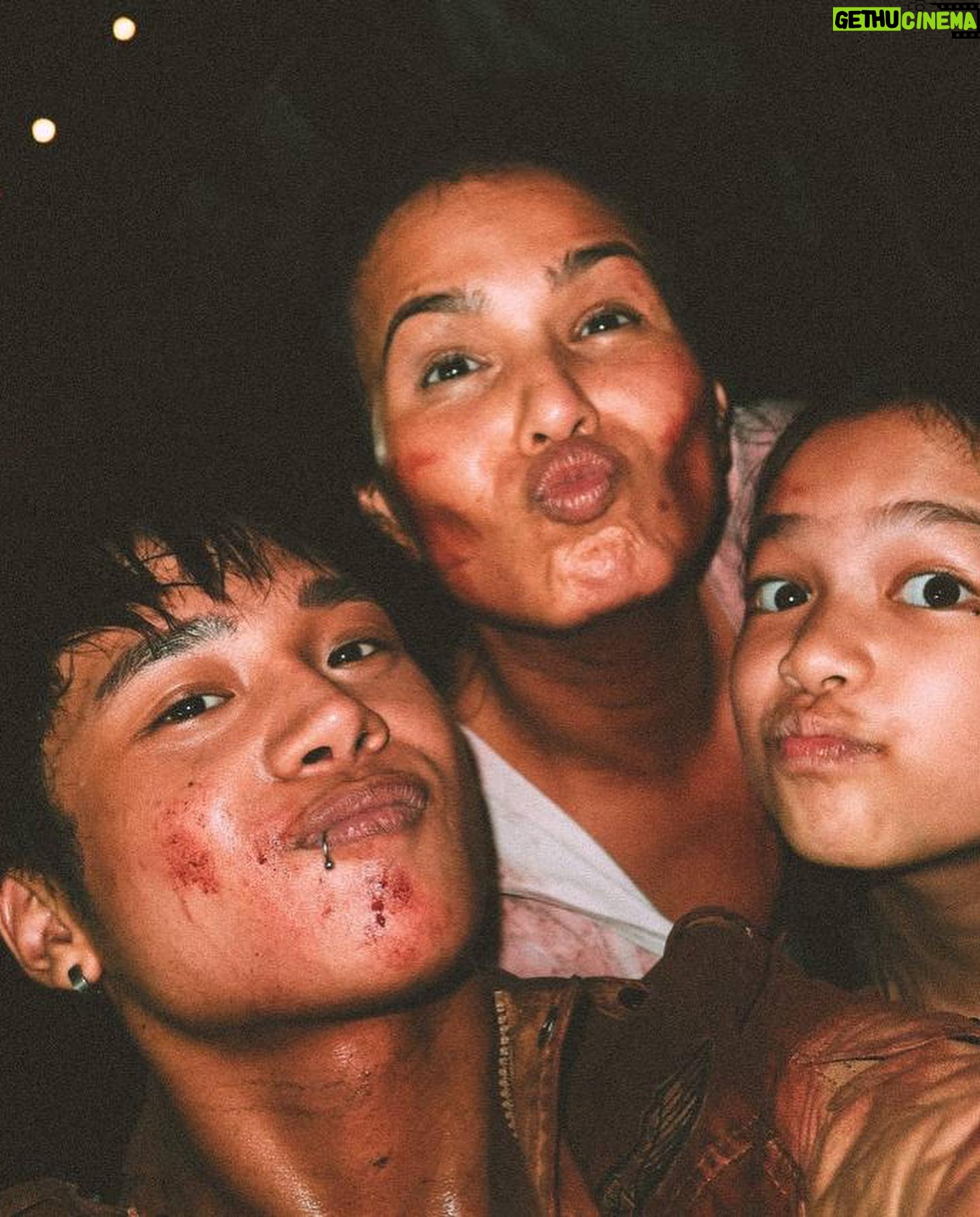 Iza Calzado Instagram - GLITCH — Shake, Rattle and Roll Extreme ❤️🔥 Our film is out today in 195 theaters nationwide! Shot this 7 months after giving birth and it’s the first time I get to be a mother both in reel and real life. Iba pala talaga ang hugot pag nanay ka na! ❤️ Grateful to the team behind it, especially our producer @regalfilms50 @roselle_monteverde director @richardsomes writers @noringai @anton_santamaria and my co actors @ddonnacariaga @miggscuaderno @itsangelguardian and @imbebep ❤️ Hope you get to watch SRR and enjoy it as much as we enjoyed creating the film for you guys! 🍿 📸 @miggscuaderno