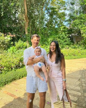 Iza Calzado Instagram - Several years ago, Ben proposed to me in this lovely place in front of friends and family. Now, as our family grows, we get to explore and experience @sonyasgarden through the lens of our darling Deia. Grateful to Tita Sonya and everyone there for nourishing us. We feel so blessed by your love. 🌺🐝🥗🌼💖