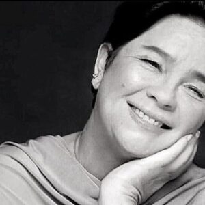 Iza Calzado Instagram - Like everyone else, I am still in shock as I begin to write this tribute for you. 

I still remember the first time I saw you in 2002 or 2003 in GMA. There was a shoot with all of the artists and you were standing in line like everyone else. I looked at you and immediately wanted to hug you because you reminded me of my mom who I just lost in 2001. Tisay and a bit short but had an intensity and mystery about you that just gave off a “Wag mo akong subukan.” Kind of energy. 

As luck would have it, you ended up playing my mother in Te Amo, Maging Sino Ka Man. I had the opportunity to work with you a few more times, Eternity was one of them, and the last long one was my first series in ABSCBN, Kahit Puso’y Masugatan. 

You treated me like a daughter and I looked up to you as a mentor and mother. Jane Guck or Nanay Jane I would fondly call you. Our shared love for tequila and rockstars made us click. You were both generous and kind with your words of encouragement and support be it on or off cam. You were also very stern when you needed to be. That’s one of the best things about you — napakatotoo mo. 

I last saw you, briefly, at a party for actors where we came together to further understand the Eddie Garcia Bill. You passionately asked questions and, with no pretenses, expressed your personal opinion and concerns on a lot of things. I had no idea that would be the last time I would see you. 

Kung alam ko lang, I would have hugged you more that night, yung yakap na sobrang higpit para alam mo na mahal na mahal kita. I truly love, respect and appreciate you, Jane Guck. 

It has been an honor and great pleasure to know you and cross paths with you in this lifetime. Pahinga ka na. Until the next one. 🙏🏽

P.S. Taos pusong pakikiramay sa iyong mga mahal sa buhay lalo na sayo baby girl @andieigengirl 🙏🏽❤️