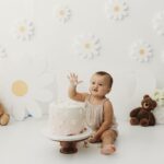 Iza Calzado Instagram – ‘Deia – go smash smash on the cake..!’

(She grabs her first handful of cake and tries to put it in her mouth.. parents, yayas and photographer all scream…)

Super fun doing a cake-smash shoot! 🎂

📷 @storkstudio 
🍰 @cupcakelabph