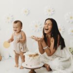 Iza Calzado Instagram – ‘Deia – go smash smash on the cake..!’

(She grabs her first handful of cake and tries to put it in her mouth.. parents, yayas and photographer all scream…)

Super fun doing a cake-smash shoot! 🎂

📷 @storkstudio 
🍰 @cupcakelabph