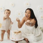 Iza Calzado Instagram – ‘Deia – go smash smash on the cake..!’

(She grabs her first handful of cake and tries to put it in her mouth.. parents, yayas and photographer all scream…)

Super fun doing a cake-smash shoot! 🎂

📷 @storkstudio 
🍰 @cupcakelabph
