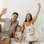 Iza Calzado Instagram – ‘Deia – go smash smash on the cake..!’

(She grabs her first handful of cake and tries to put it in her mouth.. parents, yayas and photographer all scream…)

Super fun doing a cake-smash shoot! 🎂

📷 @storkstudio 
🍰 @cupcakelabph