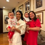 Iza Calzado Instagram – February brought about a lot of firsts for Deia and here are some of them plus a few cute random moments with our dearest daughter. π
Photo 1: Deia ushers her for Chinese New Year sees her first big dragon π
Photo 2: Deia waving hi to the dragon ππ½
Photo 3: First Valentineβs with Ninang Cheska and her grand daughter Kira. Wearing outfit from Tita Celine.
Photo 4: Bags?!? oh nooooo!!! Wag muna, anak!!! π
wearing cousin Maiaβs cute polka outfit!!! π₯°
Photo 5: Clothes shopping and this time with Deia actually walking around the store! ποΈ
Photo 6: Peek-a-boo! Deiaβs favorite game! π π
Photo 7: First time on the Zumba dance floor! ππ»
Photo 8 First time on the padel court! πΎ
Photo 9: Our first international flight with our baby girl! βοΈ
Photo 10: Keeping Deia busy in the plane. Thank God Daddy is resourceful! π