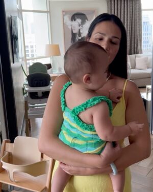 Iza Calzado Instagram - It’s been a blissful 10 months with our bundle of joy, Deia Amihan! 🌻💝 

Mahal na mahal ka namin, anak! 💘