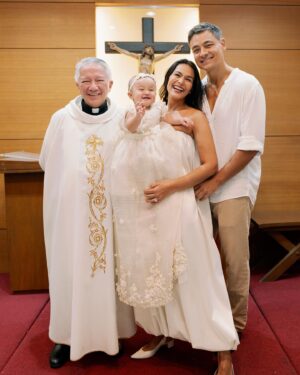 Iza Calzado Instagram - Heirloom pieces, beautifully and lovingly made for our girls by @rajolaurel 💝

Luckily blessed by Fads, Father @titocaluag who officiated the baptism of our babies! 🙏🏽

We are so grateful for the love you have showered our families with! 🥰