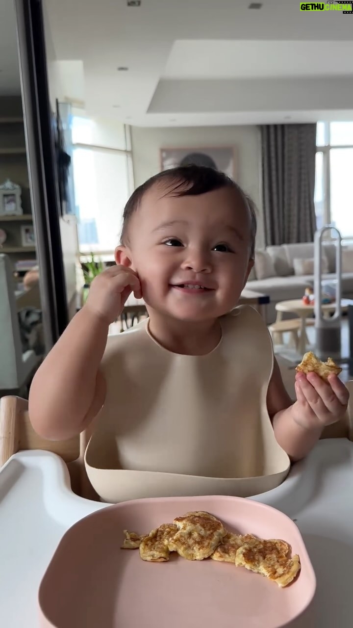 Iza Calzado - 52.1K Likes - Hope that this delightful dose of Deia puts a smile on your face today! Happy Mon-Deia! 👶🏻🤗🥰
#DeiaAmihan