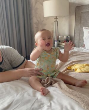 Iza Calzado Instagram - A few highlights from Deia’s 9th month on Earth! 🫶🏽