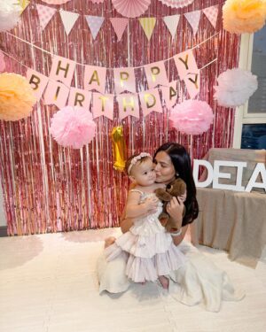 Iza Calzado Instagram - Moments from Deia’s first birthday celebration at home! 👶🏻🎂
